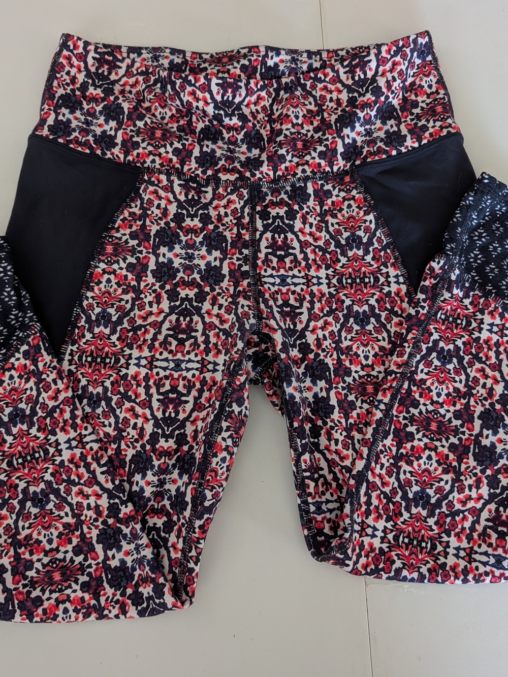 Athleta Floral  High-Waist Capri Leggings